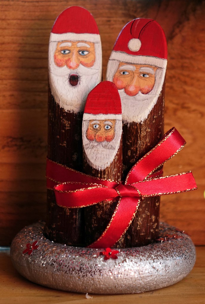 Père Noel peint sur bois